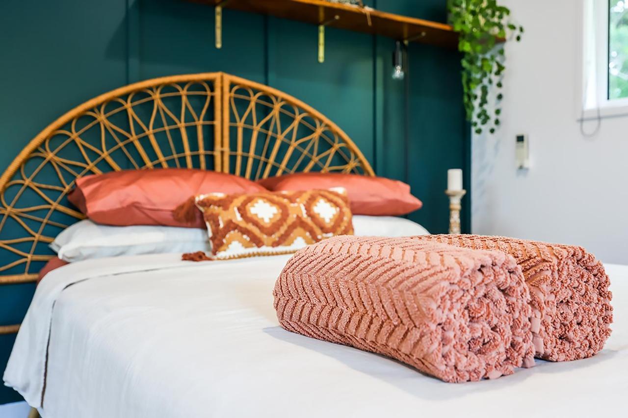The Poolhaus Retreat - Peaceful Private Studio Valdora 외부 사진